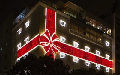 Fachada enfeitada para o Natal sim, mas com segurança